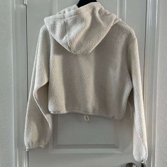Wild Fable Womens XL White Sherpa Faux Fur Cropped Hoodie With Drawstring Hem - Picture 2 of 5